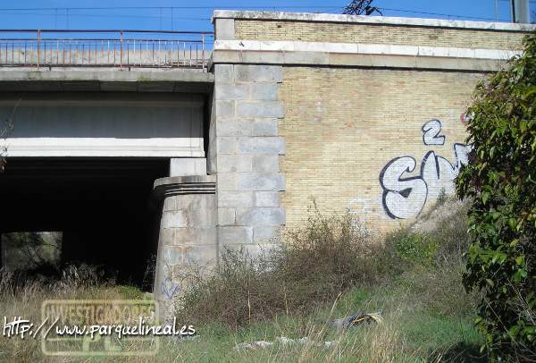 estribo del puente de aranjuez sobre el manzanares